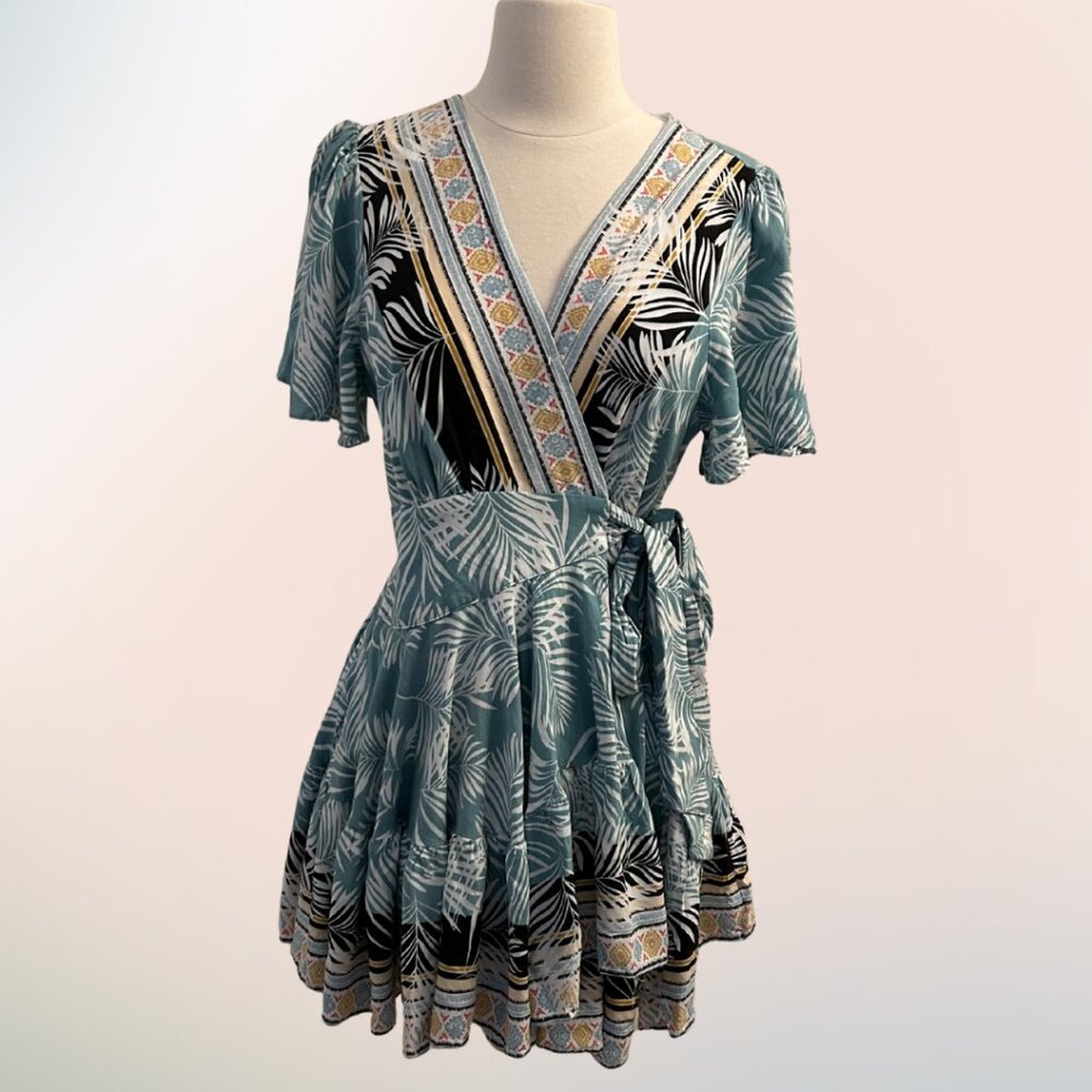 ✨ The Clothing Company Blue Paisley Wrap Dress – Size L/P ✨